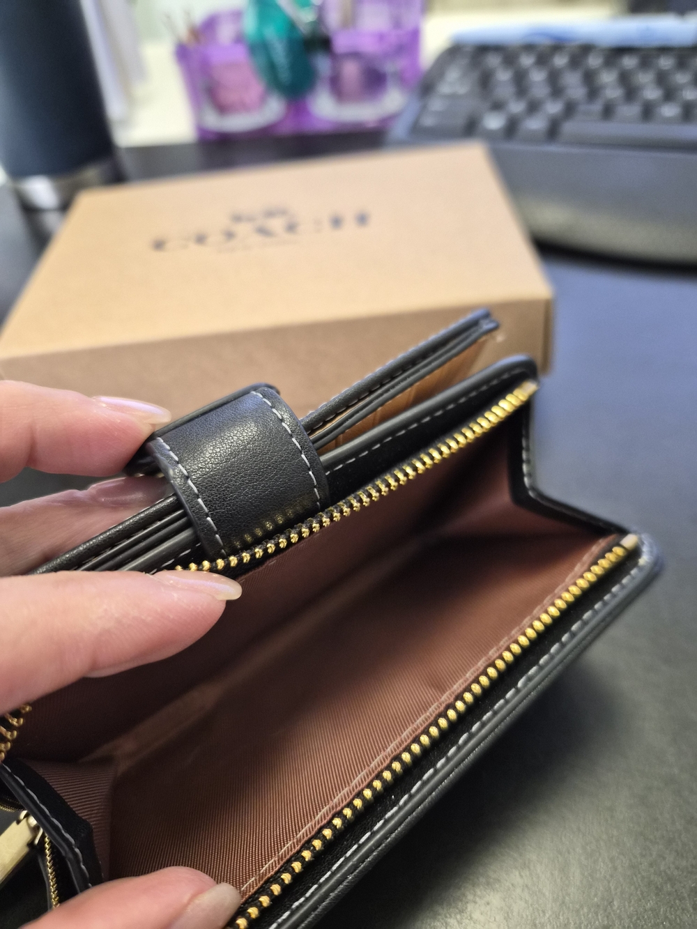 EUC Coach Navy BlueLeather Wallet with Gold 'C' Hardware - Picture 3 of 4